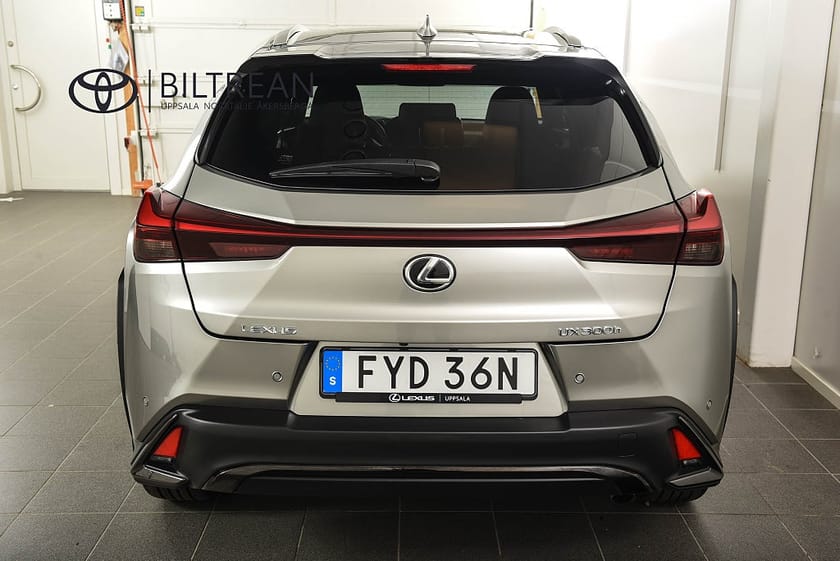 Bild 4 av Lexus UX 300h UX300h F-Sport Design
