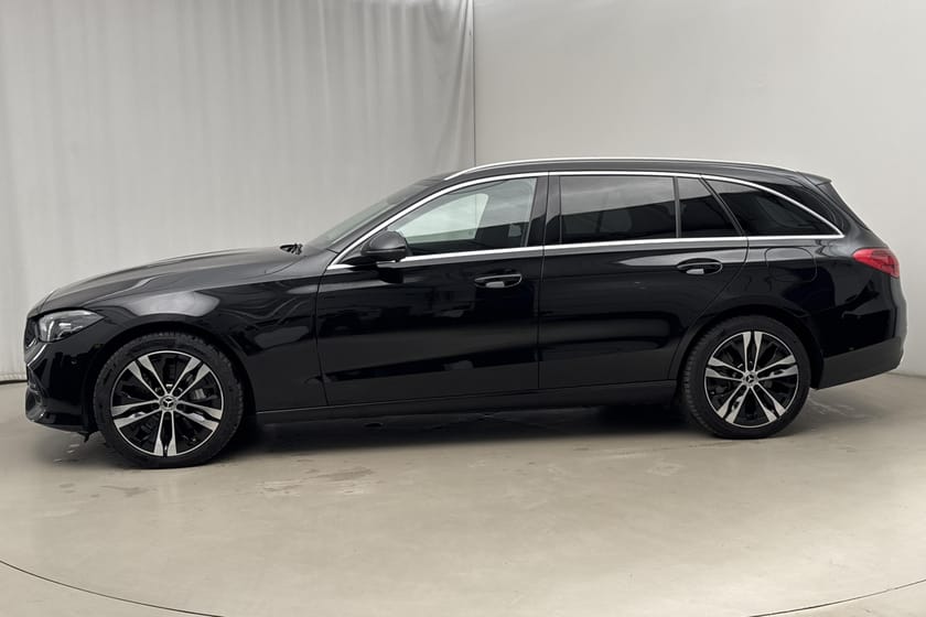 Bild 2 av Mercedes-Benz C 300 T de 4MATIC Kombi S206 (319hk) Avantgarde
