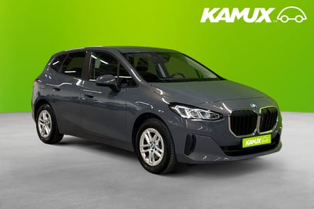 BMW 225e xDrive Active Tourer Moms GRILL PÅ KÖPET! Kamera Navi Drag 245hk