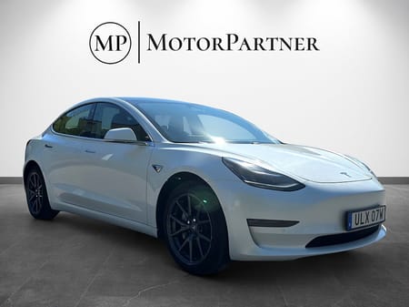 Tesla Model 3 Long Range AWD Autopilot Panorama