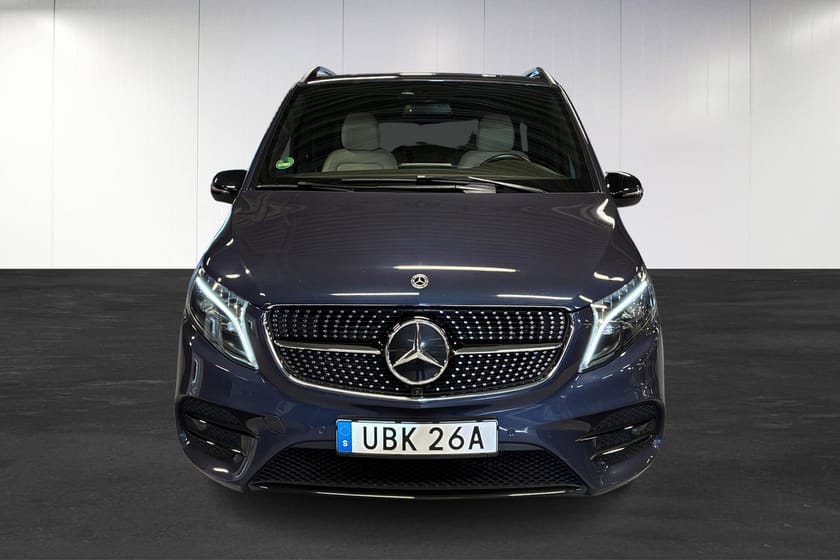 Bild 5 av Mercedes-Benz V 300d 4MATIC 3.2t 4M 9G-Tronic | AMG | 360 | Burmester | Nightpaket | 7-Sitsig
