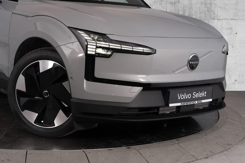 Bilde 3 av Volvo EX30 Twin Motor Performance 428 hk Ultra. Harman Kardon/Soltak/360 kam/aktive lys