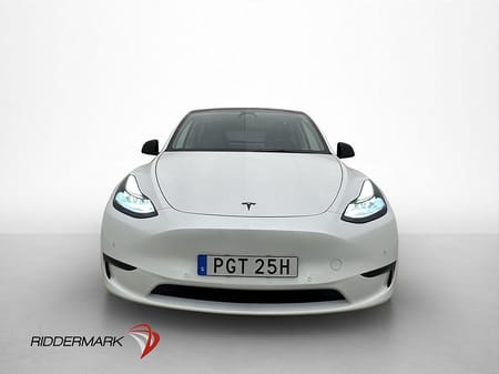 Tesla Model Y Long Range AWD Svensksåld Värmepump Dragkrok
