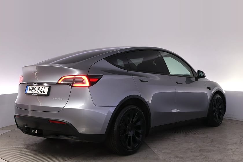 Bild 5 av Tesla Model Y Long Range AWD Autopilot Pano Drag