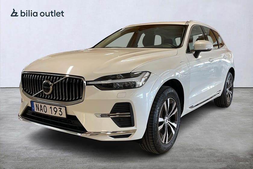 Bild 1 av Volvo XC60 Recharge T6 AWD Core Edition Panorama / B-Kamera / Drag