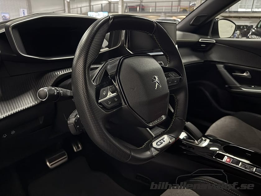 Bild 3 av Peugeot e-2008 GT 50kWh 136hk GT-Pack