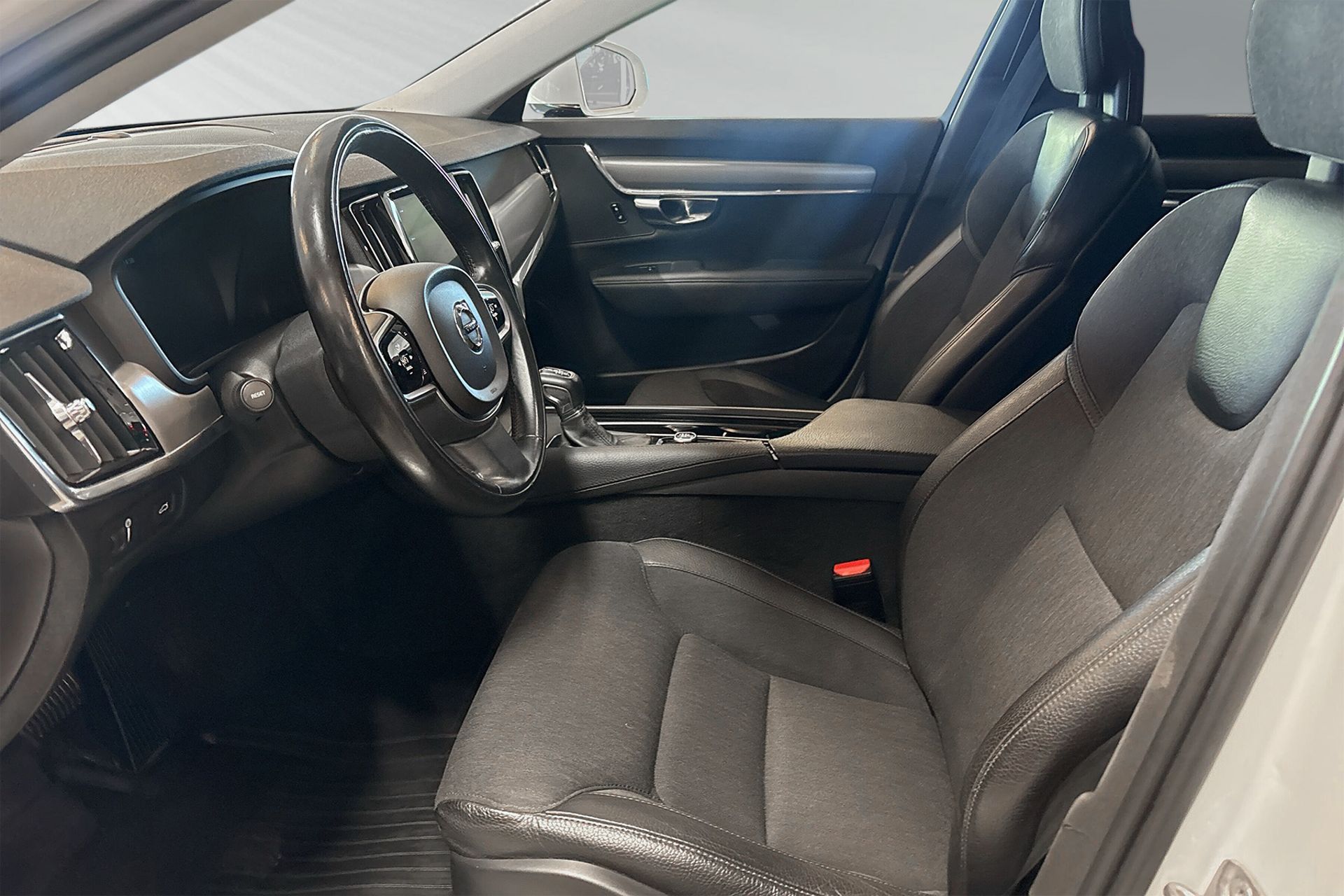 Volvo V90 T4 Business Advanced 2018, kuva 7/10