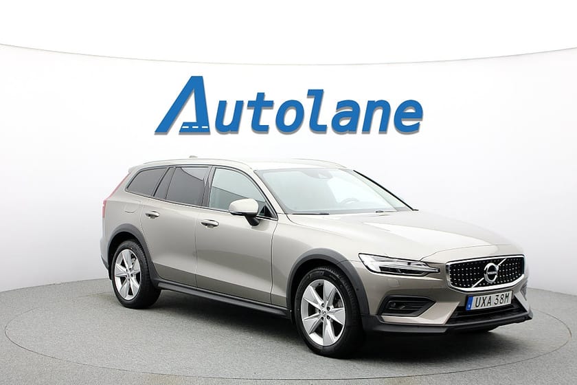 Bild 1 av Volvo V60 Cross Country B4 AWD Skinn, Kamera, VOC, Drag, Minne 197hk