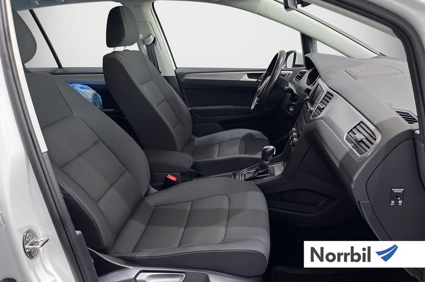 Bild 5 av Volkswagen Golf Sportsvan TSI 110 DSG Drag Backkamera