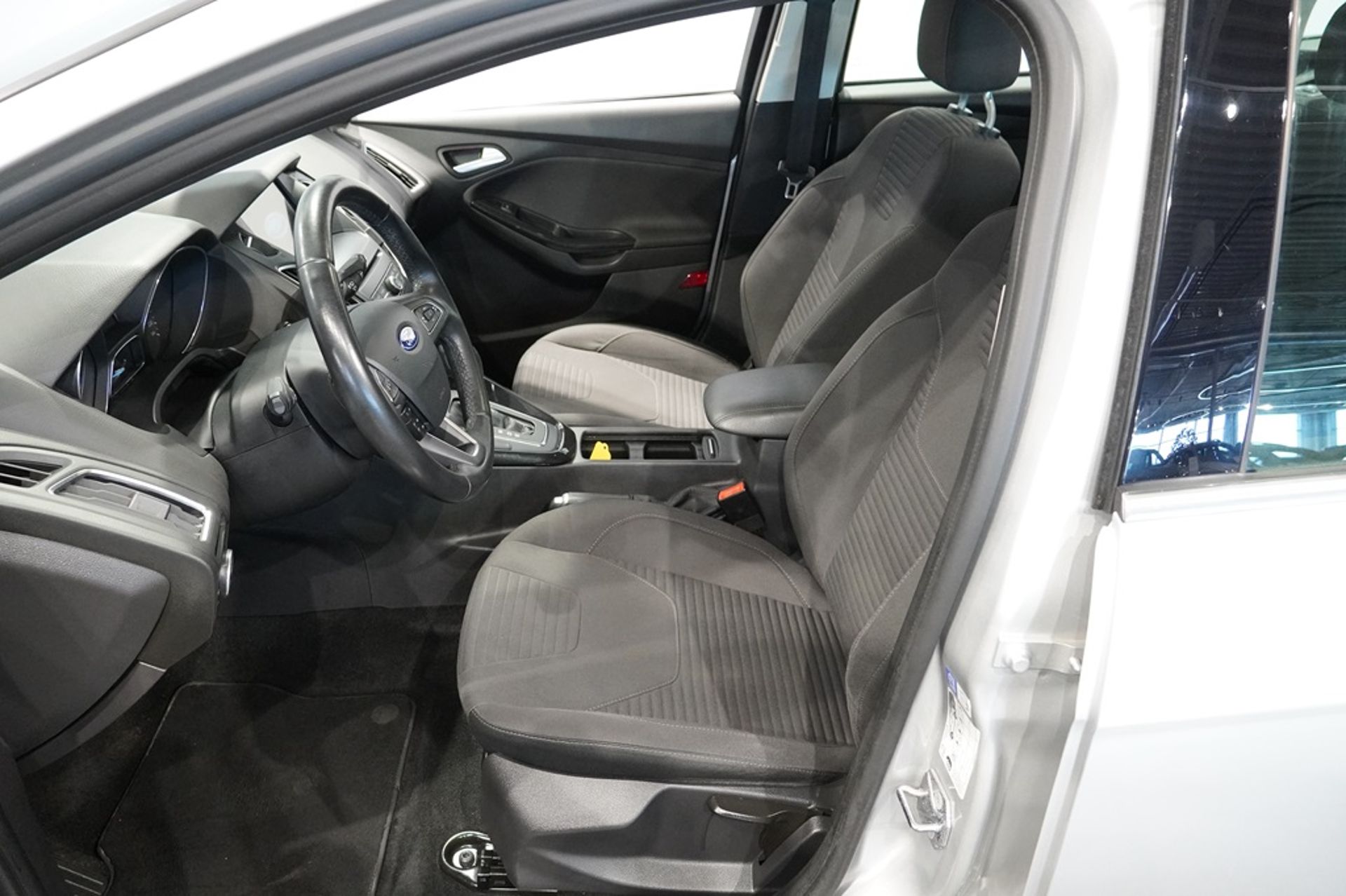 Ford Focus Kombi 1.0 EcoBoost 2017, kuva 4/7
