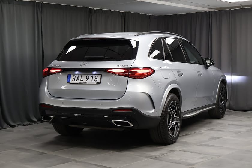 Bild 2 av Mercedes-Benz GLC 400 e 4MATIC AMG Premium Plus HUD Pano 360 AIRMATIC