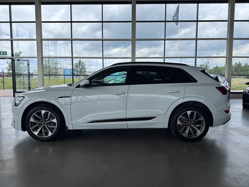 Bild 2 av Audi e-tron 50 quattro | Matrix | Bang&Olufsen | Drag | Luftfj