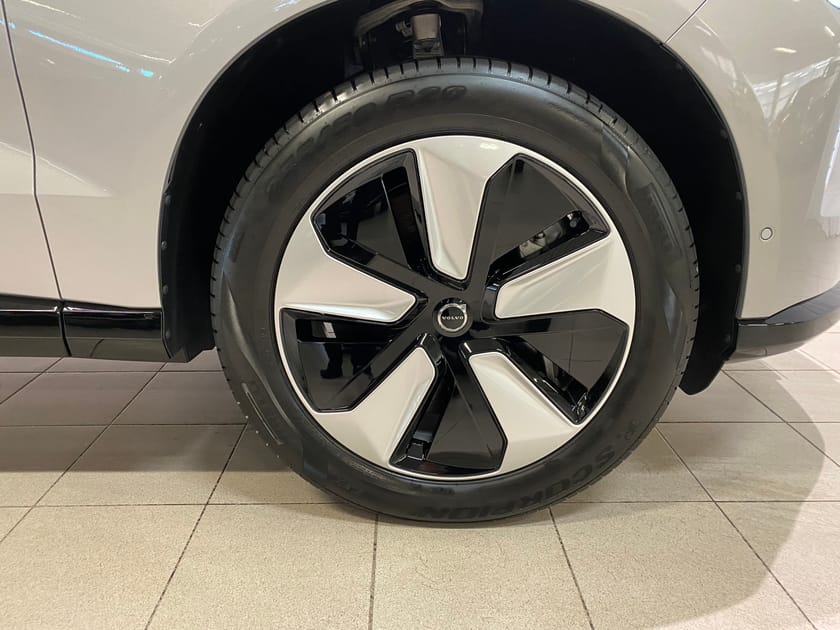 Bild 3 av Volvo EX90 Twin Motor Plus 7-sätes