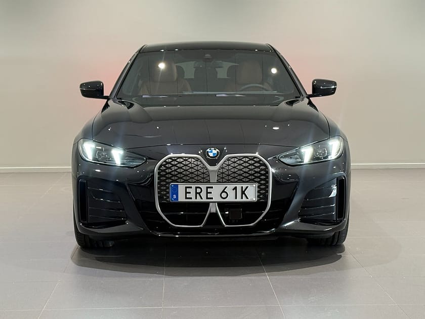 Bild 2 av BMW i4 eDrive40 Gran Coupé M Sport Drag Adpt Farth HiFi 18" Tonat Rattv.