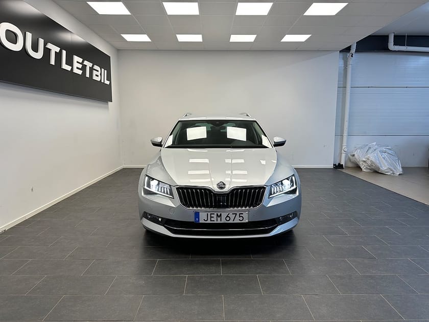 Bild 5 av Škoda Superb Kombi Skoda 2.0 TDI 4x4 Business Edition, L&K Navi Värmare
