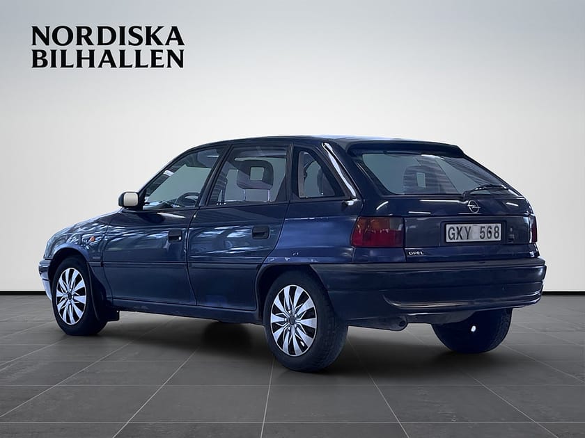 Bild 5 av Opel Astra **RESERVERAD**