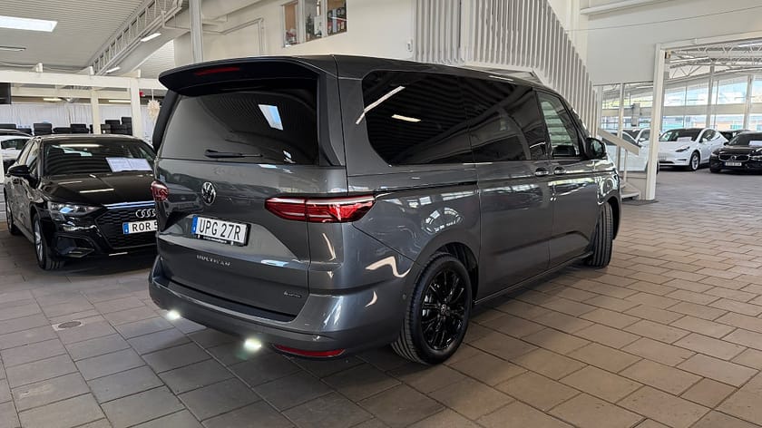 Bild 3 av Volkswagen Multivan eHybrid 4M 4MOTION, 245hk DSG Lång Drag Navi 360° kamera