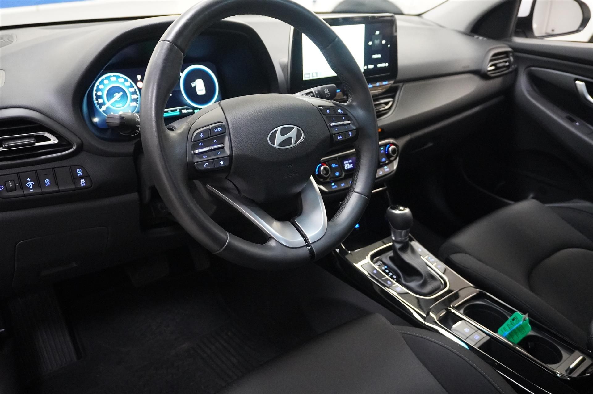 Hyundai i30 2025, bild 6/10