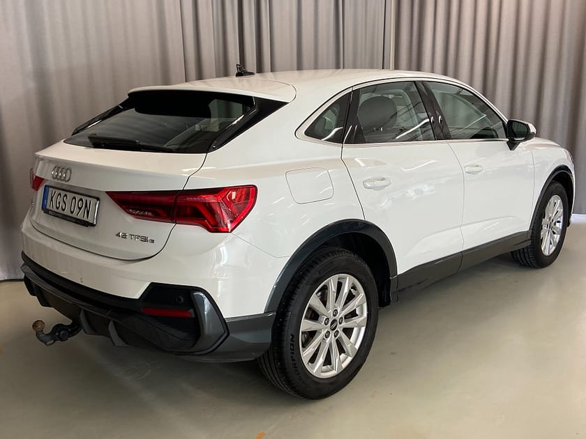 Bild 5 av Audi Q3 Sportback 45 TFSI e 245hk Proline Drag Apple car