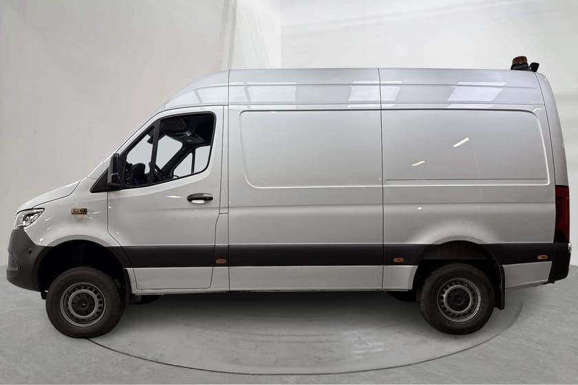 Bild 2 av Mercedes-Benz Sprinter 319 CDI 4x4 Panel Van 4MATIC (190hk) Verkstadsinredning