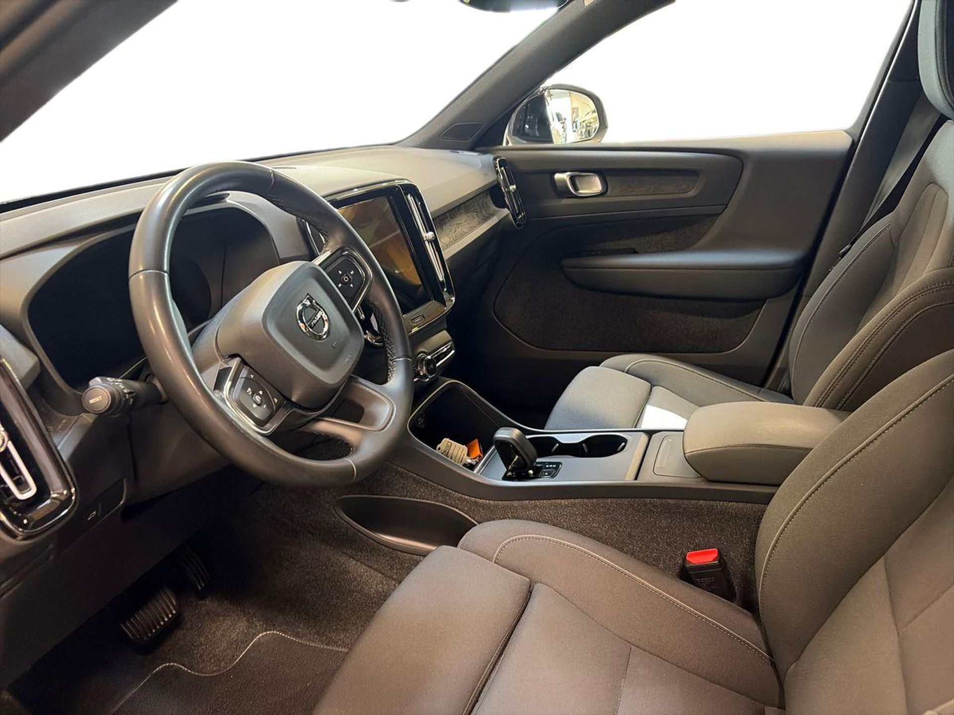 Volvo EX40 2025, kuva 5/17