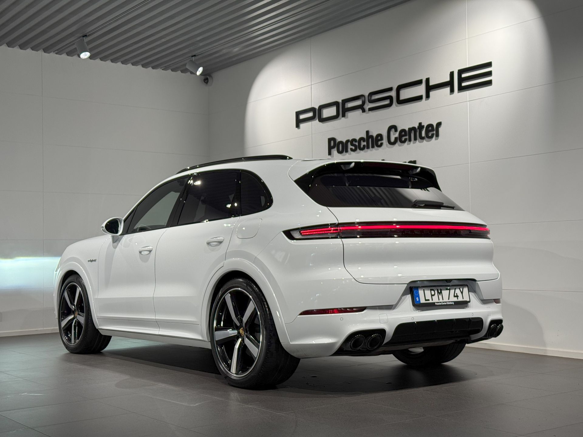 Porsche Cayenne E-Hybrid 2024, kuva 6/33