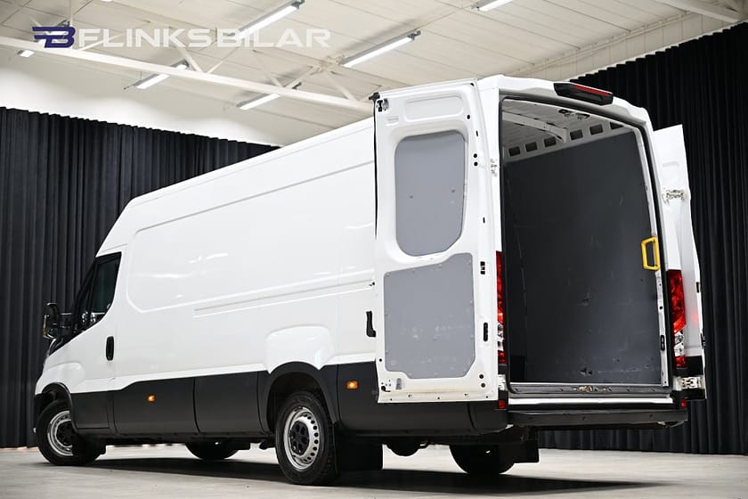Bild 4 av Iveco Daily 35-140 Van 136HK XXL-Skåp L4|Automat|Drag|Webasto|Leasebar