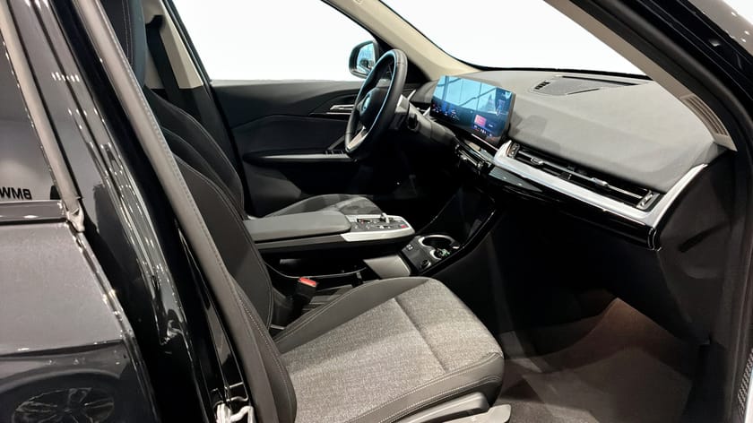 Bild 3 av BMW X1 xDrive25e Ink V-Hjul Drag, Rattvärme,Farthållare