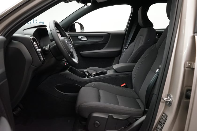 Bild 5 av Volvo XC40 Recharge Core, Baklucka elmanövrerad