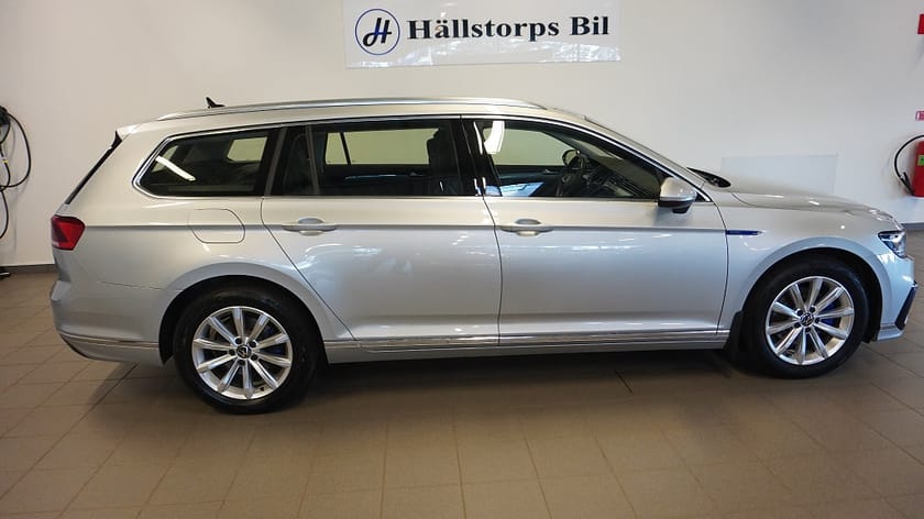 Bild 2 av Volkswagen Passat Sportscombi GTE 1.4 TSI/P-VÄRMARE/DRAGKROK/B-KAMERA