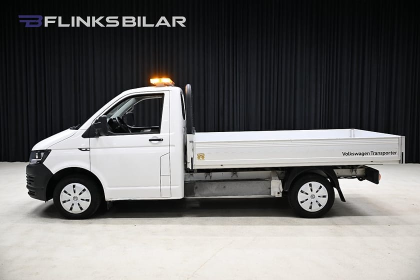 Bild 3 av Volkswagen Transporter Chassi Cab 2.0 TDI 150HK Flak|Drag|M/K-Värmare|Blixtljusramp|Moms