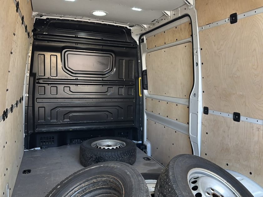 Bild 3 av Volkswagen Crafter 35 2.0 TDI 4MOTION Automat
