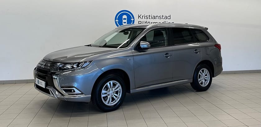 Bild 1 av Mitsubishi Outlander PHEV CVT Fleet Ed AWD Apple CarPlay Drag