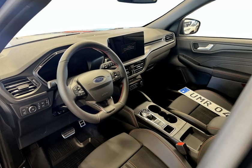 Bild 5 av Ford Kuga Plug-In Hybrid ST-Line X 2.5 FWD 243hk Black Edition CVT