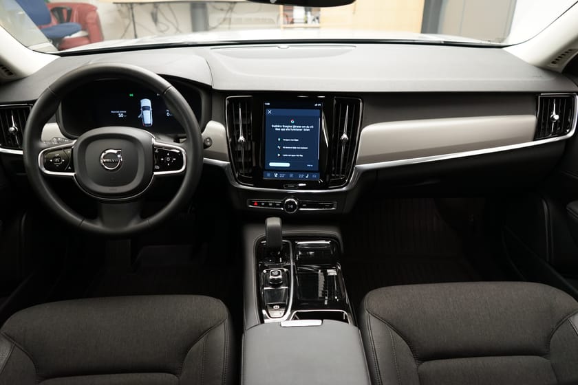 Bild 4 av Volvo V90 Recharge T6 Core Edition, Dragkrok, Parkeringskamera 360, Navigation