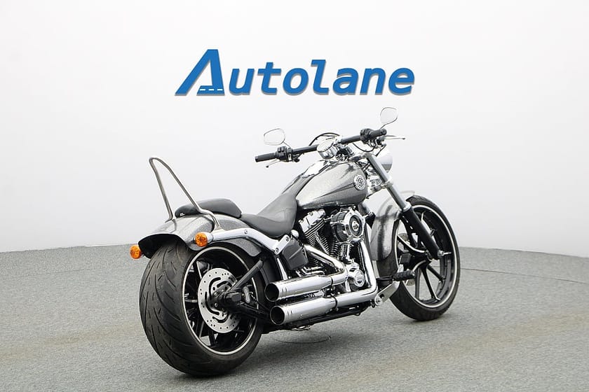 Bild 5 av Harley-Davidson Breakout *Dr jekill & mr Hyde