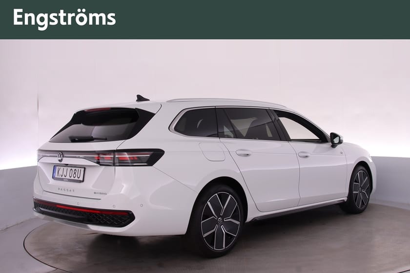Bild 3 av Volkswagen Passat Variant eHybrid R-Line 272hk DSG SWE Edition