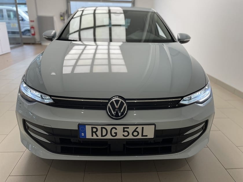 Bild 2 av Volkswagen Golf LIFE 1.5eE TSI 150 HK  DSG|Värmare|B-kamera