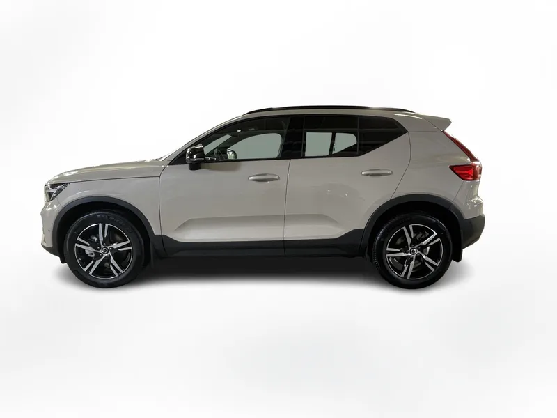 Bild 2 av 16 – Volvo XC40 B4 FWD Bensin Plus Dark