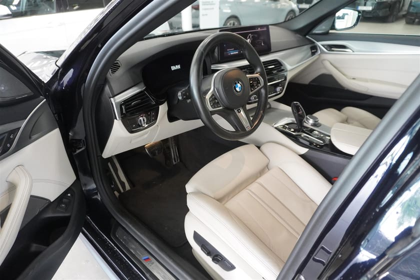 Bild 2 av BMW 530e xDrive Touring M-Sport Drag Värmare Led-Ramp H K