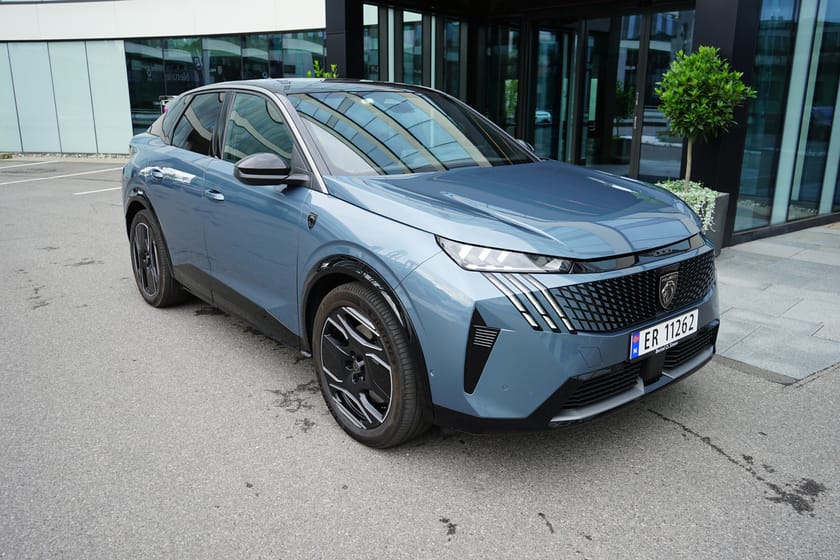 Bilde 2 av Peugeot E-3008 Dual Motor GT+ 4WD - mye utstyr !