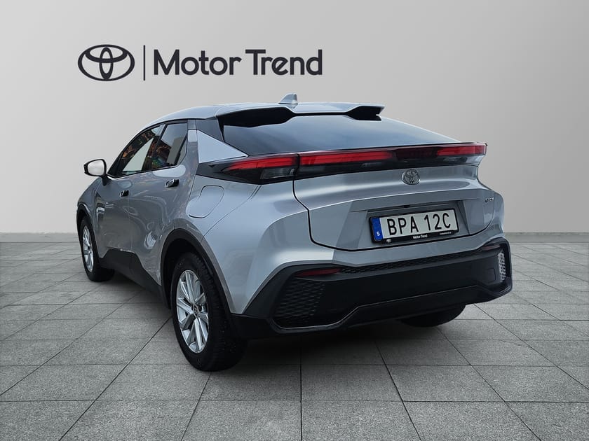 Bild 3 av Toyota C-HR Hybrid 1,8 STYLE TEKNIKPAKET DRAG V-HJUL
