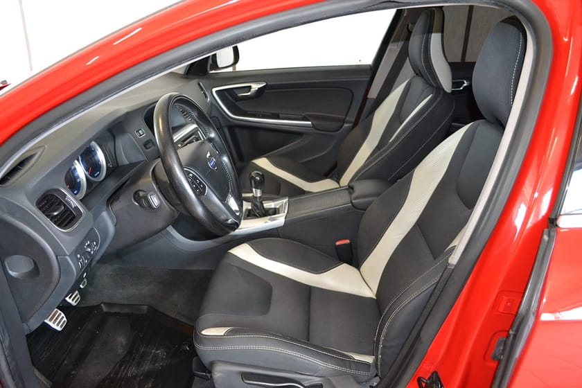Bild 4 av Volvo S60 T3 R-Design Manuell V-Hjul 150hk