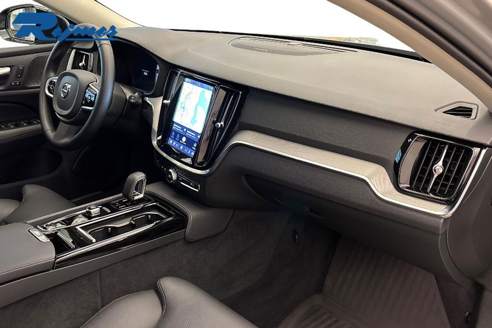 Volvo V60 T6 Plus Dark Nordic Edition 2025, bild 6/10