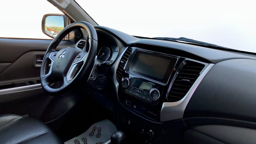 Bild 4 av Mitsubishi L200 Dubbelhytt Flakkåpa