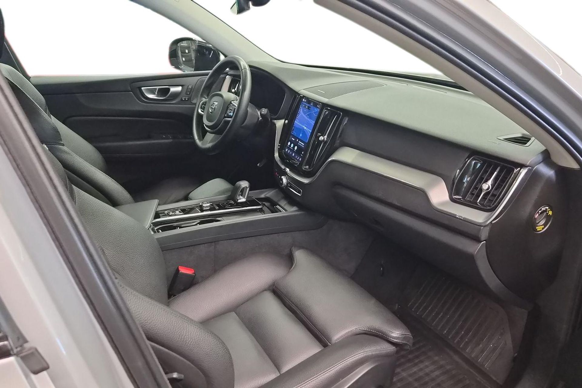 Volvo XC60 Recharge T6 Plus Dark Edition 2024, bild 7/10