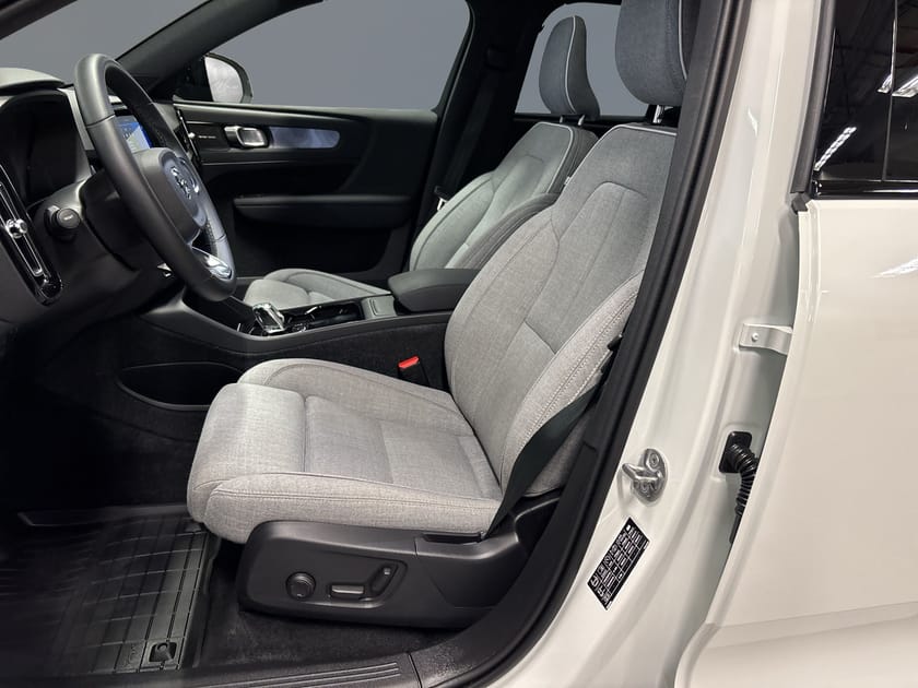Bild 2 av Volvo EX40 Twin Motor Performance UltraBlack//Drag//360-kamera//
