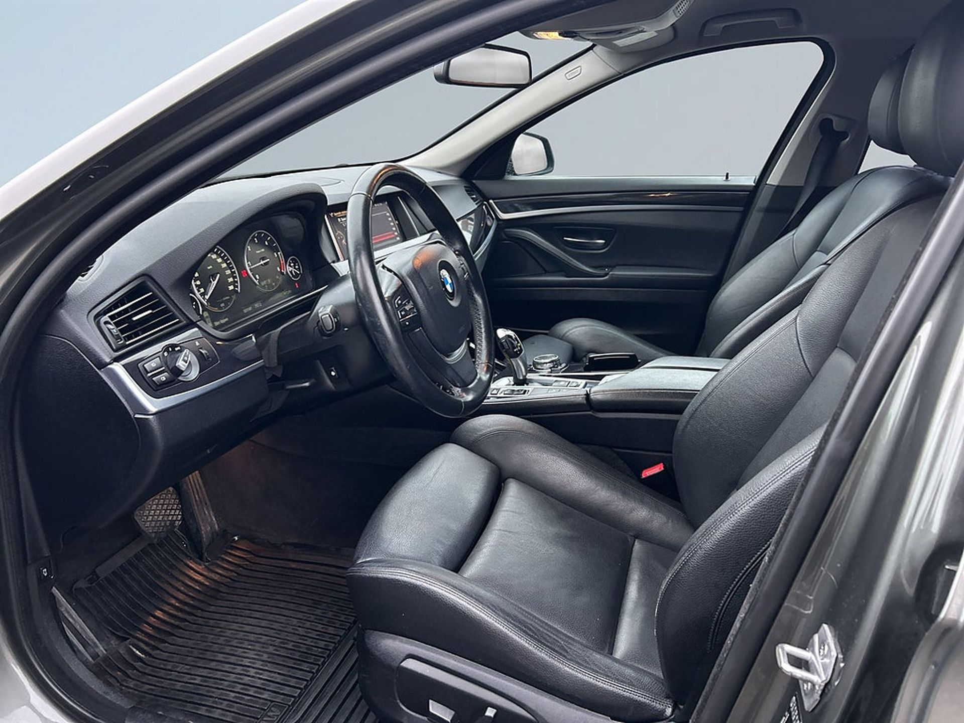 BMW 520 2015, bild 7/10