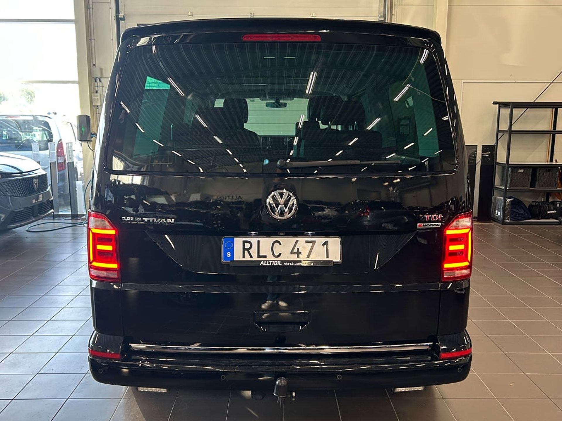 Volkswagen Multivan 2018, photo 6/10