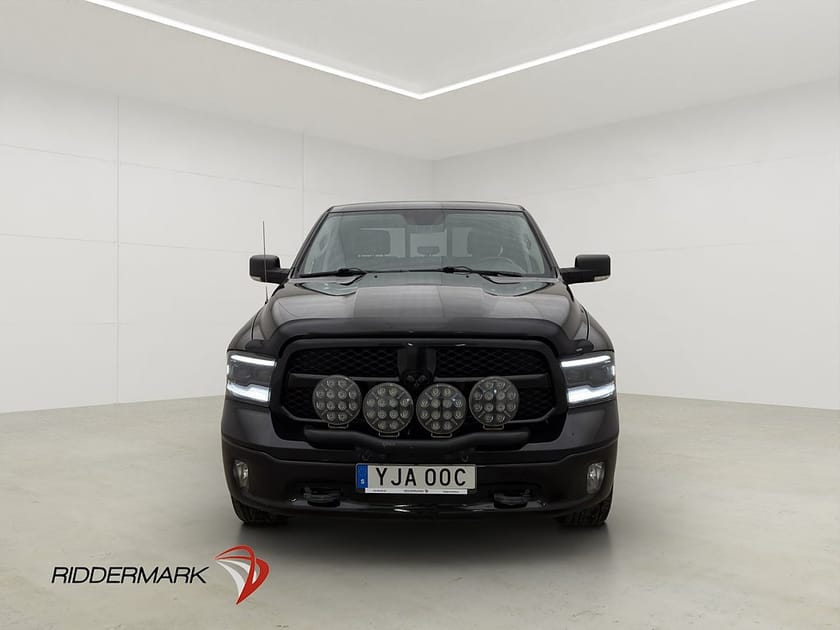Bild 5 av RAM 1500 Crew Cab Dodge 5.7 4x4 Classic Night Dragkrok Kamera Alpine